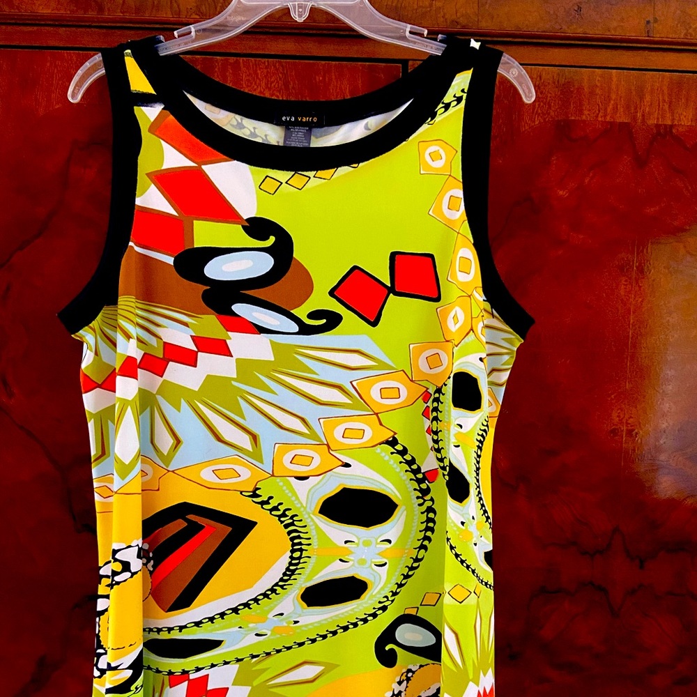 Top 92% poly 8% spandex